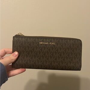Michael kors wallet